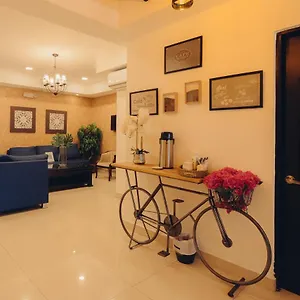 hostal-la-colonia.comcaribbean.com/